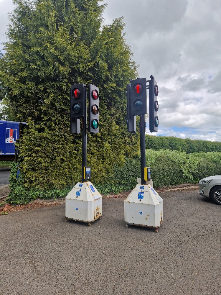 Pike EVO Pedestrian crossing used battery operated Portable traffic lights for sale