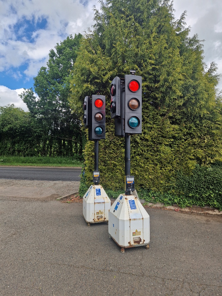 Pike EVO Pedestrian crossing used battery operated Portable traffic lights for sale - Image 2