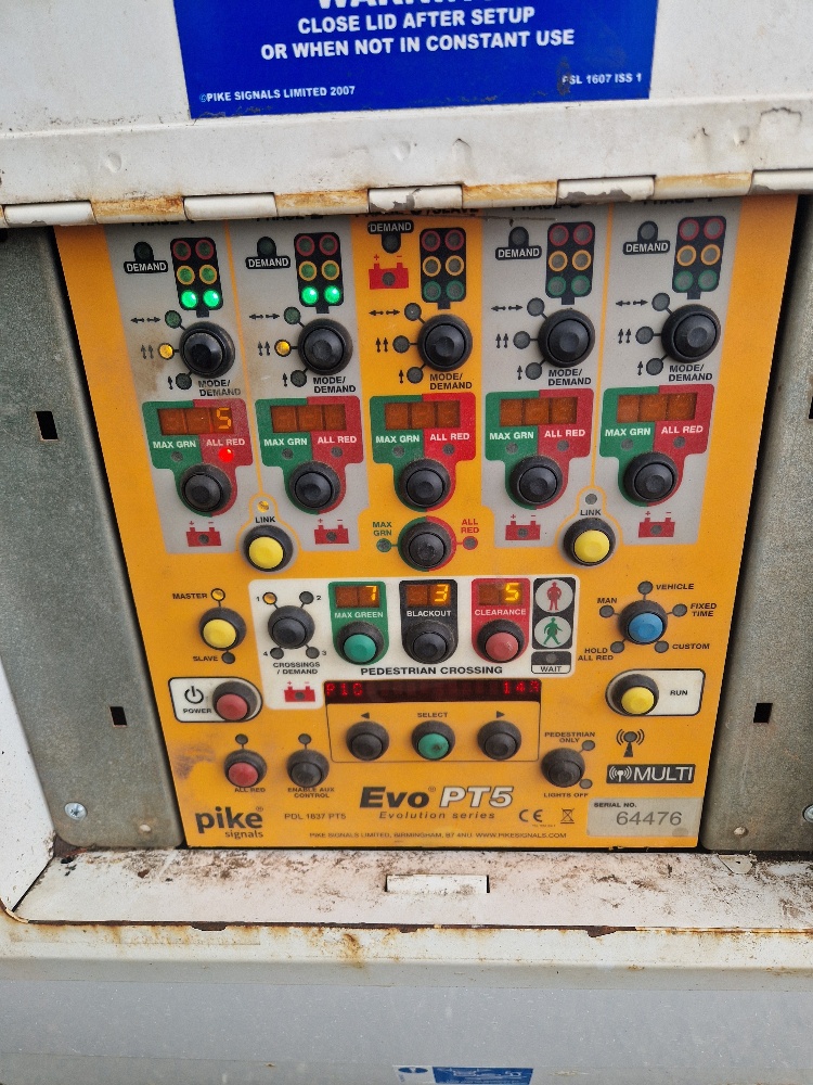Pike EVO Pedestrian crossing used battery operated Portable traffic lights for sale - Image 4